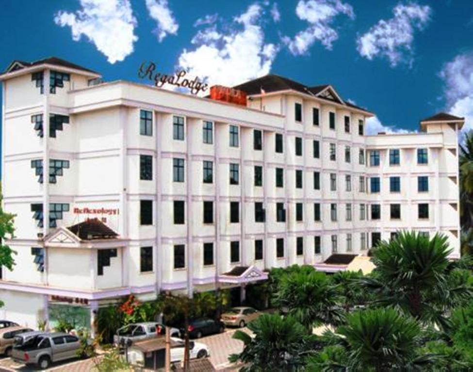 Regalodge Hotel & Spa Ипох Екстериор снимка