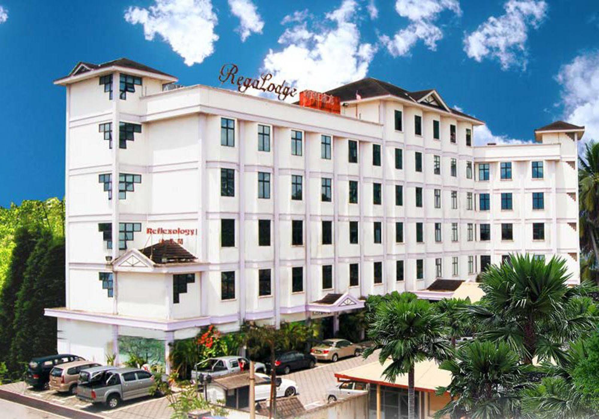 Regalodge Hotel & Spa Ипох Екстериор снимка
